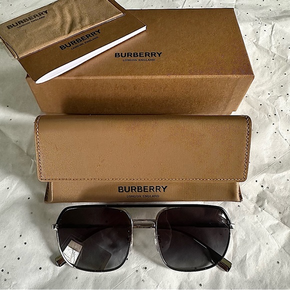 🎉7x HP!🎉 BURBERRY ✨NWT✨ BE3117 Holborn Aviator Sunglasses, Box, Case, & Cloth - Picture 2 of 16